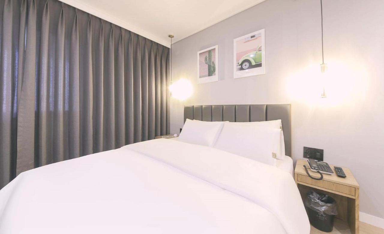Ariel Hotel Пусан Екстериор снимка