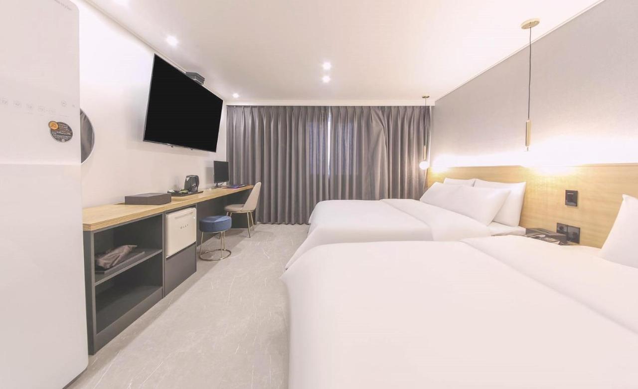 Ariel Hotel Пусан Екстериор снимка
